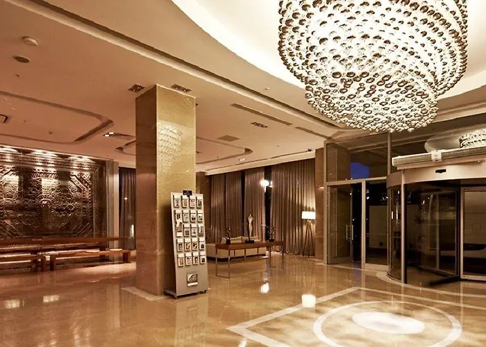 Hotel Anemon Grand